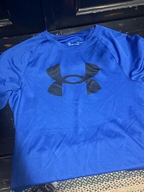 Under Armour Boys  Blue short Sleeve Performance Shirt with Black Logo